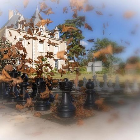 Le Petit Chateau Des Cedres Mouchamps Экстерьер фото