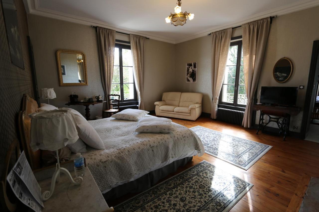 Le Petit Chateau Des Cedres Mouchamps Экстерьер фото